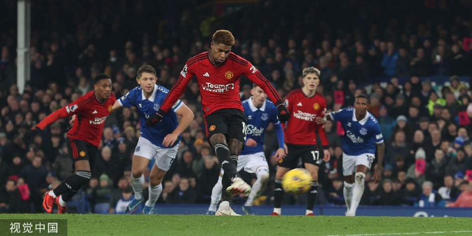  曼联逆转埃弗顿，拉什福德双响救主  