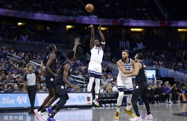  爱德华兹36分创新高，森林狼终结火箭连胜  